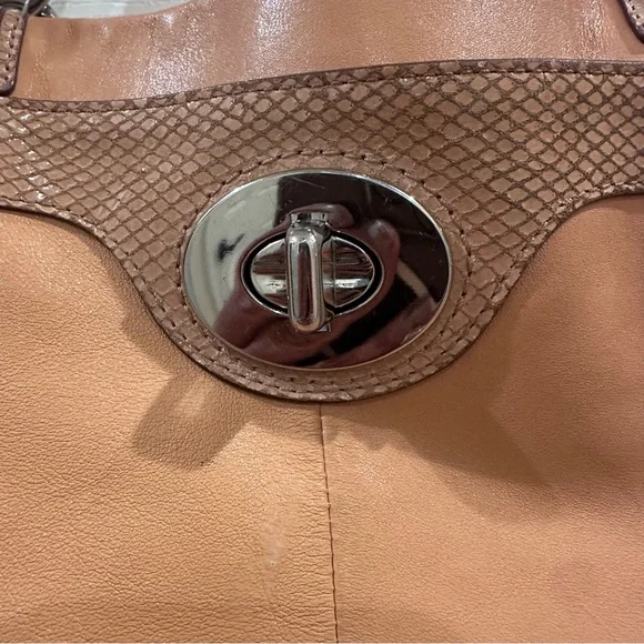 Coach Penelope Apricot / Peachy Leather shoulder bag - - Picture 2 of 14